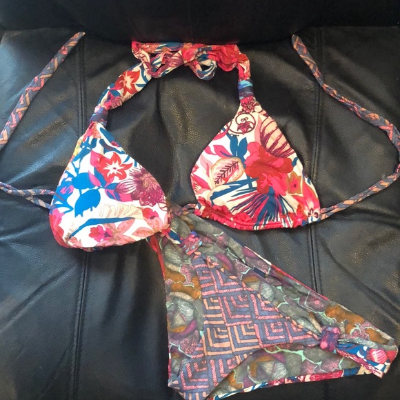 Maaji women’s bikini top size XL, bottoms size M - Picture 1 of 5